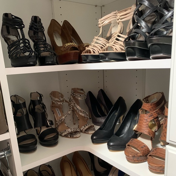 🤍 GUESS Heels 🤍 - Picture 2 of 8